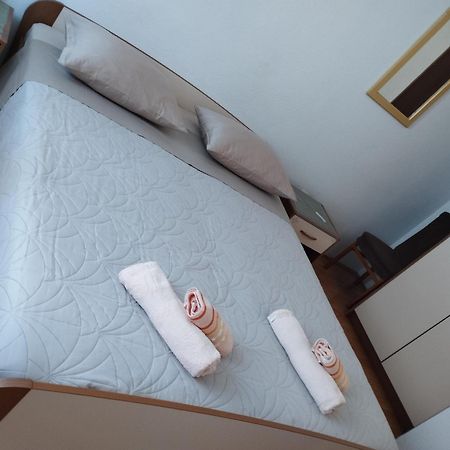 Guest House Gracijana Makarska Esterno foto
