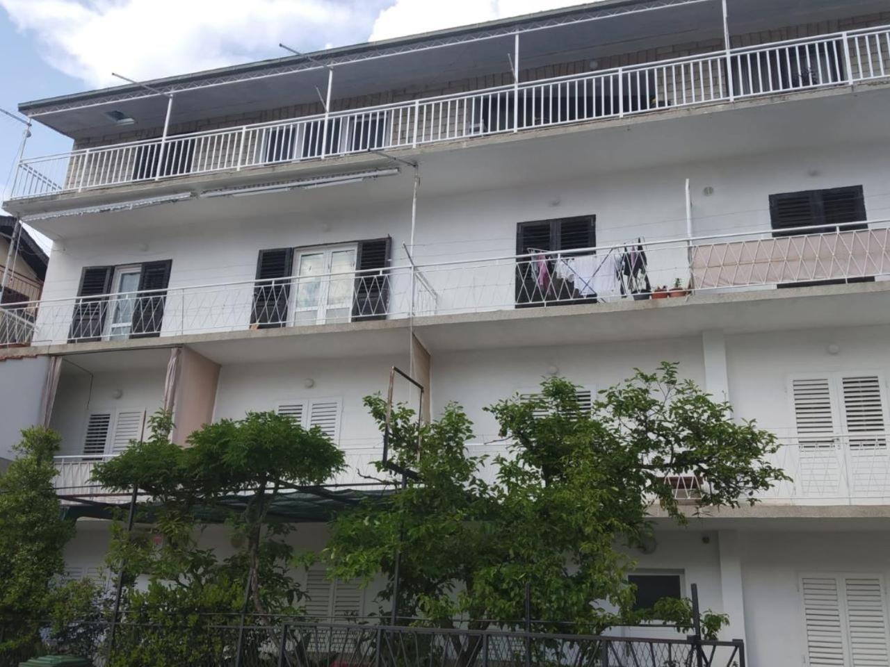 Guest House Gracijana Makarska Esterno foto
